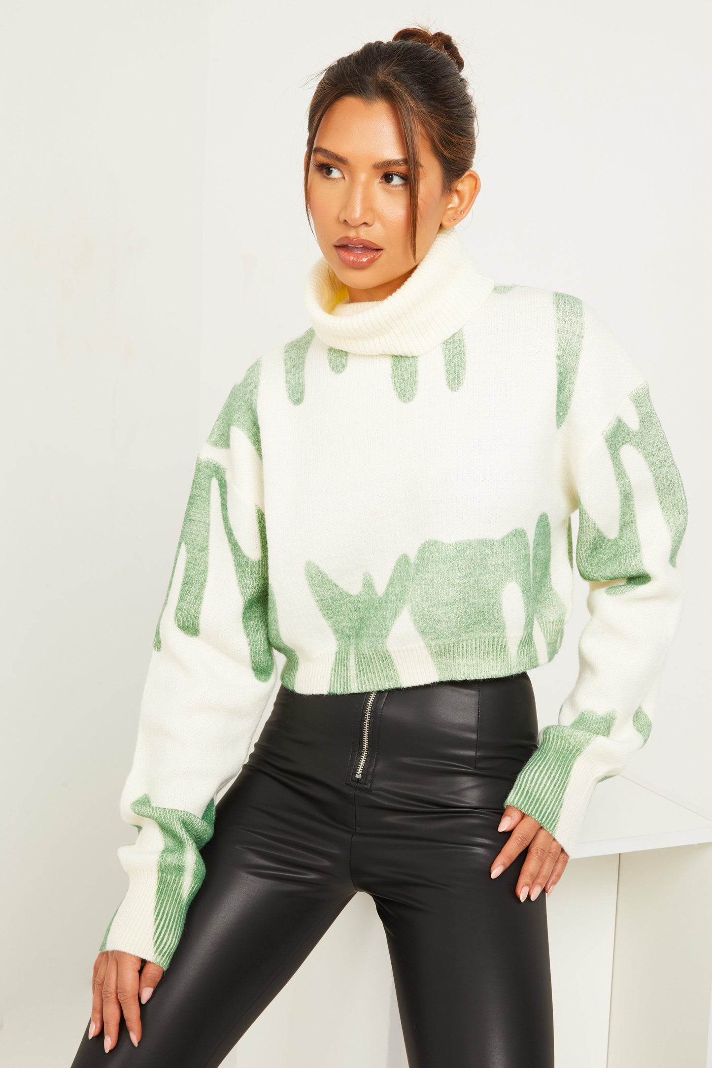 Green Spray Print Crop Jumper — L
