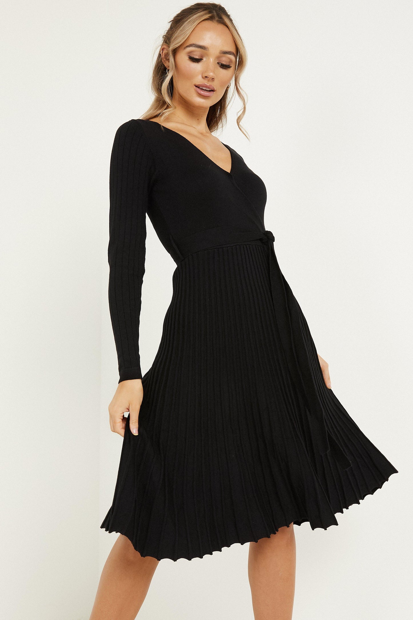 Black Knitted Pleat Midi Dress